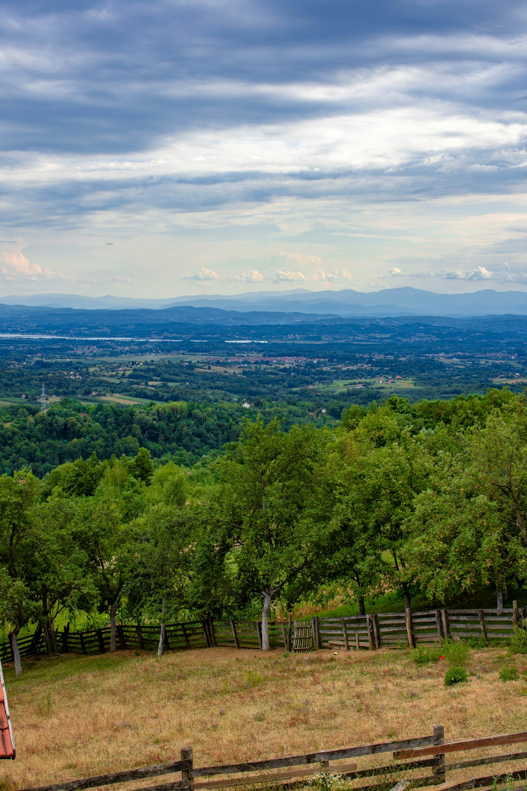 What is the average rate per acre when marketing Connecticut land for cash money?